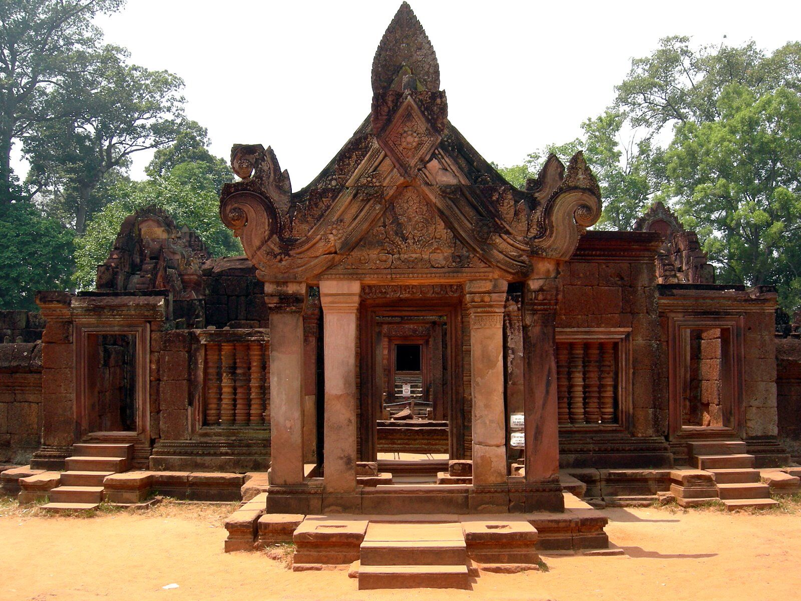 Start your journey with Banteay Srei’s vibrant glow
